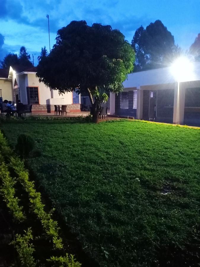 The Peak Meadows Hotel نيري المظهر الخارجي الصورة