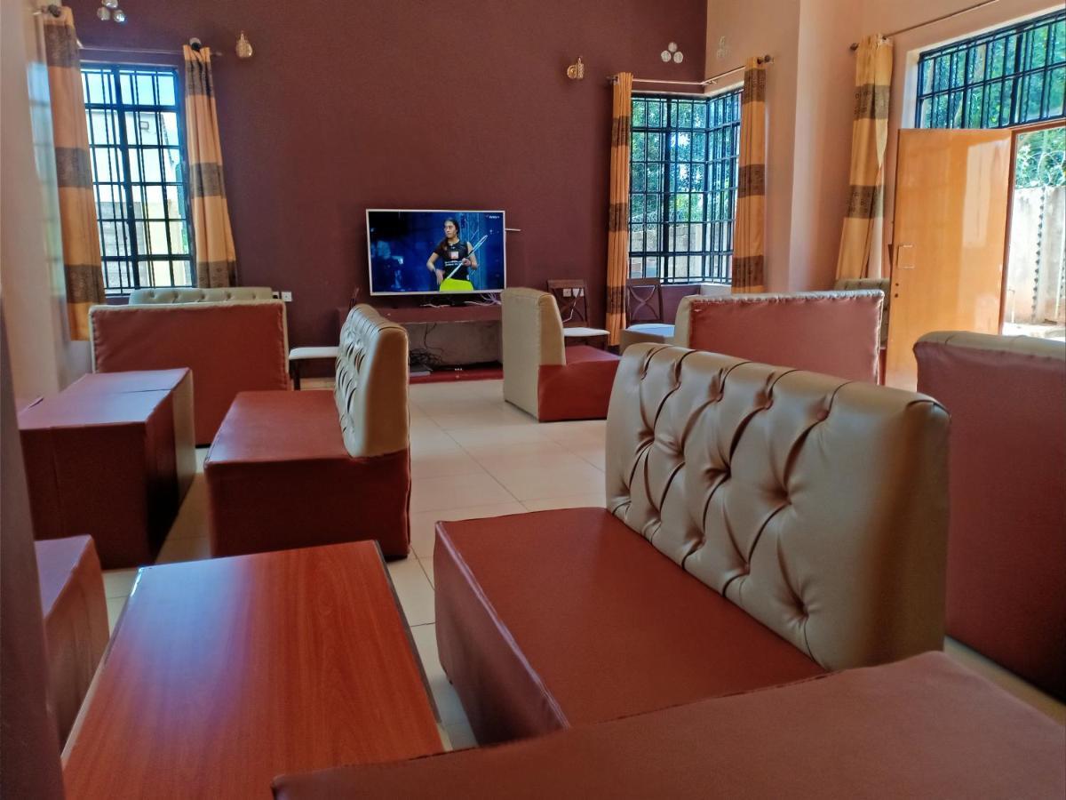 The Peak Meadows Hotel نيري المظهر الخارجي الصورة